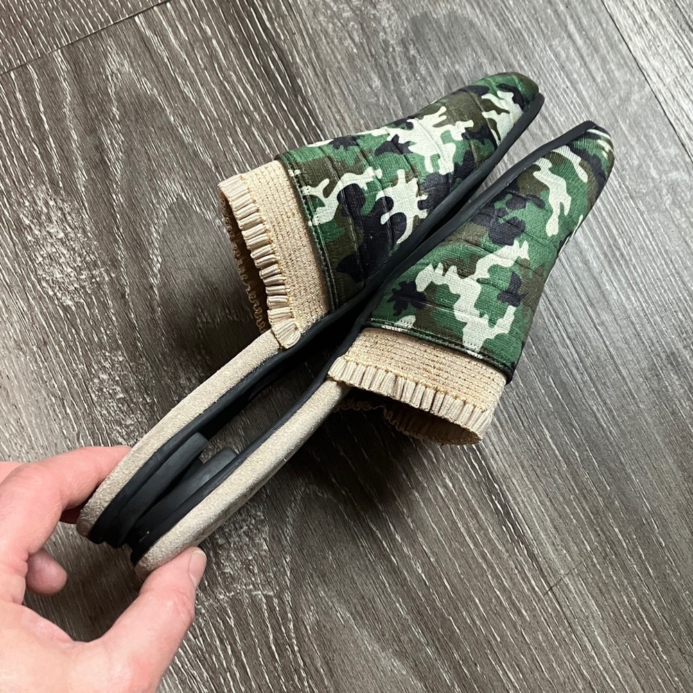 Charleston Shoe Company Blakely Camouflage Mules - Picture 6 of 17